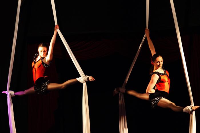 Mango Rose Silks Duet - A sensational and perfectly synchronized silks performance by Emily Rose and Madam Mango.